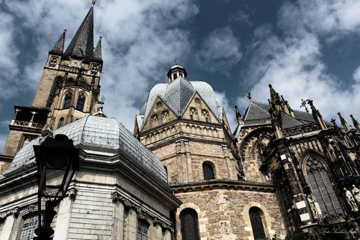 Im Aachener Dom zuhause: Wo die Wanderfalken brüten